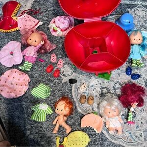 Strawberry shortcake vintage strawberry house figures and clothes set with figs